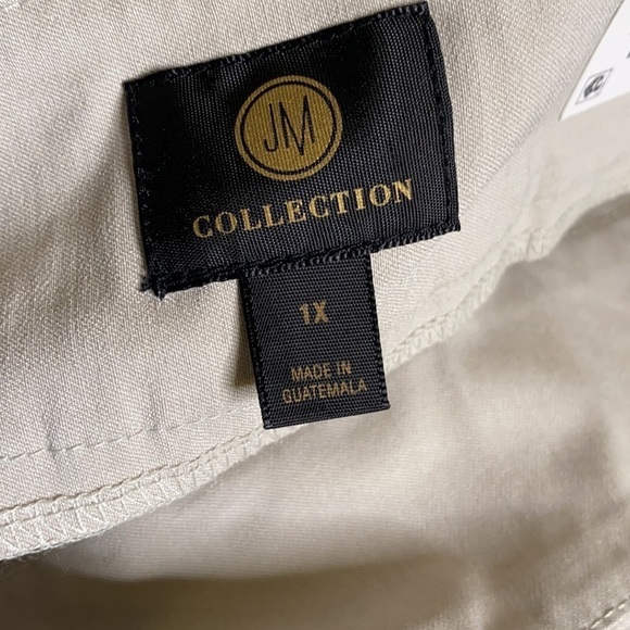 JM Collection Plus Size Capri Pants - Picture 6 of 8